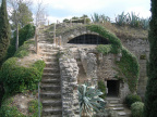 Ruiny středověkého opevnění